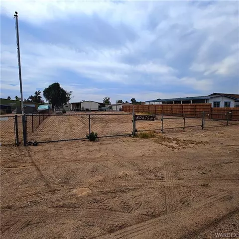 1050 E Acacia Dr, Mohave Valley, AZ 86440