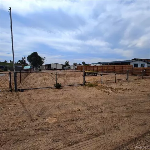 1050 E Acacia Dr, Mohave Valley, AZ 86440