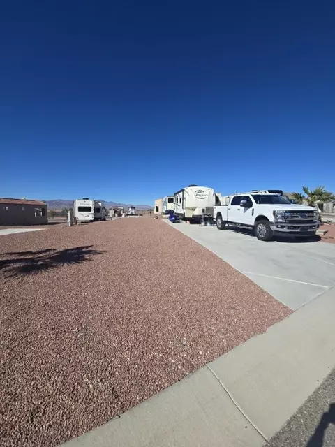2345 Alamogordo Ln, Bullhead City, AZ 86442