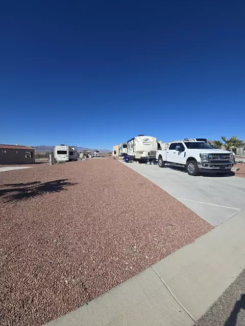 2345 Alamogordo Ln, Bullhead City, AZ 86442