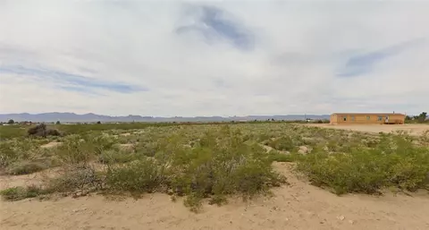3645 N Araby Rd, Golden Valley, AZ 86413