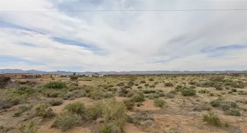 3813 N Ajo Rd, Golden Valley, AZ 86413