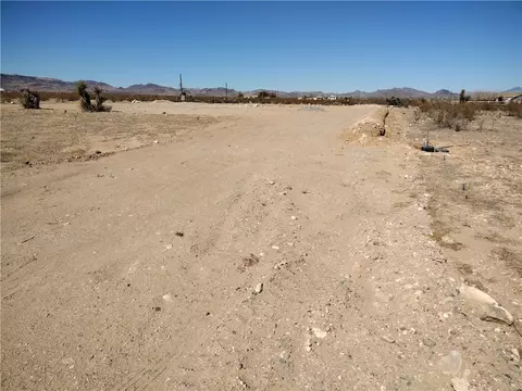 7543 W Shipp, Golden Valley, AZ 86413