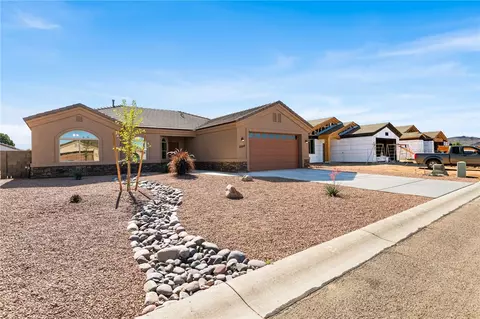 Exterior - 3844 E Mcvicar Ave, Kingman, AZ 86409 photo 3 of 8