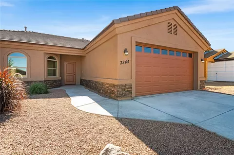 Exterior - 3844 E Mcvicar Ave, Kingman, AZ 86409 photo 4 of 8