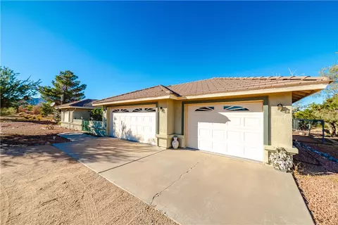 2207 E Greasewood Dr, Kingman, AZ 86409 photo 4