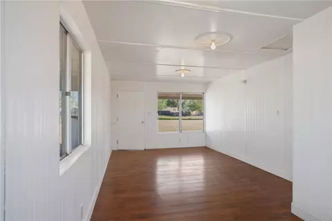 Living - 3545 E Oriole Ln, Kingman, AZ 86409 photo 7 of 8