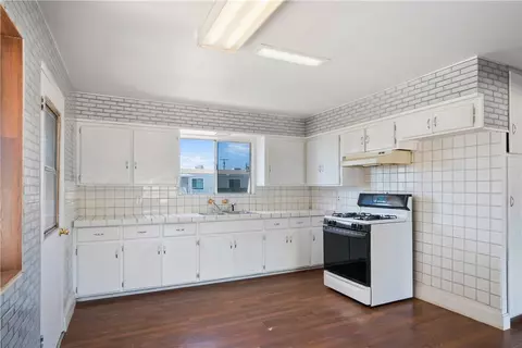 Kitchen - 3545 E Oriole Ln, Kingman, AZ 86409 photo 1 of 4