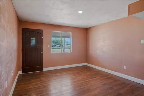 Living - 3545 E Oriole Ln, Kingman, AZ 86409 photo 5 of 8