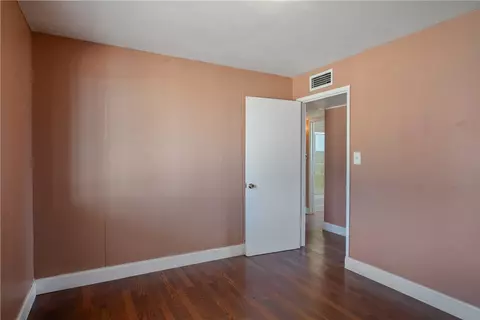 Bedroom - 3545 E Oriole Ln, Kingman, AZ 86409 photo 3 of 13