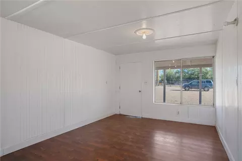 Living - 3545 E Oriole Ln, Kingman, AZ 86409 photo 6 of 8