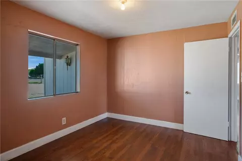 Bedroom - 3545 E Oriole Ln, Kingman, AZ 86409 photo 4 of 13