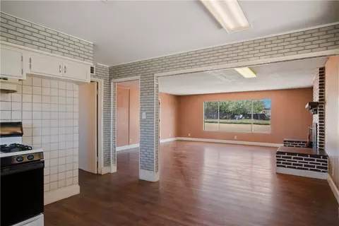 Living - 3545 E Oriole Ln, Kingman, AZ 86409 photo 3 of 8
