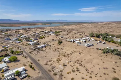 4733 E Beach Dr, Topock, AZ 86436