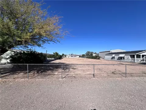 5461 E Coconino Dr, Topock, AZ 86436