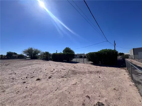 5461 E Coconino Dr, Topock, AZ 86436 photo 4
