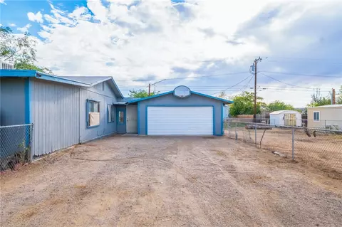 Exterior - 3736 E Canary Ln, Kingman, AZ 86409 photo 3 of 12