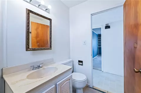 Bath - 3736 E Canary Ln, Kingman, AZ 86409 photo 3 of 3