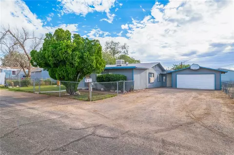 Exterior - 3736 E Canary Ln, Kingman, AZ 86409 photo 2 of 12