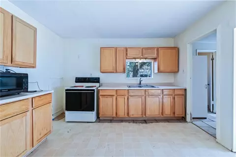 Kitchen - 3736 E Canary Ln, Kingman, AZ 86409 photo 2 of 2