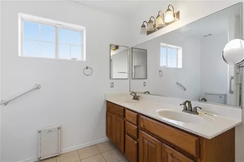 Bath - 3021 Mallory Loop, Kingman, AZ 86401 photo 2 of 4