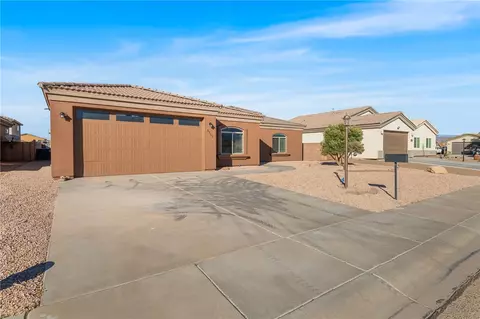 3717 E Angelina Dr, Kingman, AZ 86409