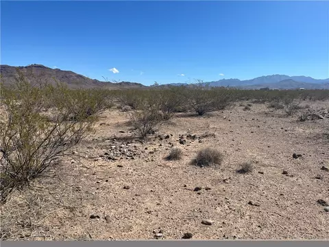 215-02 W 143 W Moenkopi Dr, Golden Valley, AZ 86413