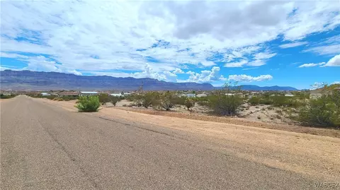 90 E Kolb Dr, Meadview, AZ 86444