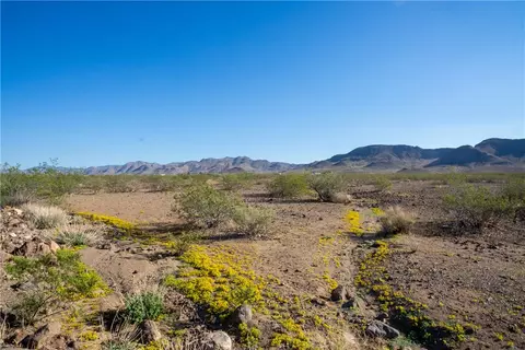012 S Bacobi Rd, Golden Valley, AZ 86413