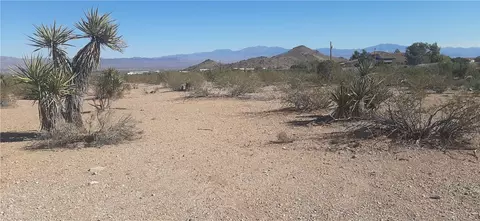 1822 S Glenbar Rd, Golden Valley, AZ 86413