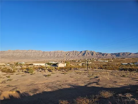 760 E Silver Creek Dr, Meadview, AZ 86444