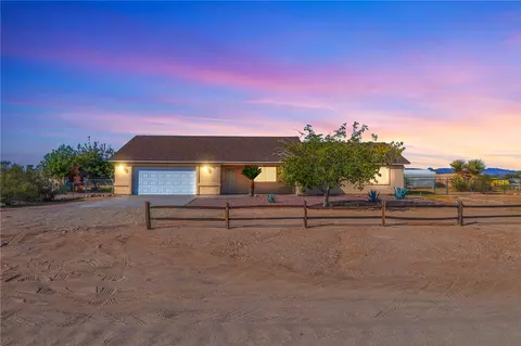 3605 N San Pedro Rd, Golden Valley, AZ 86413