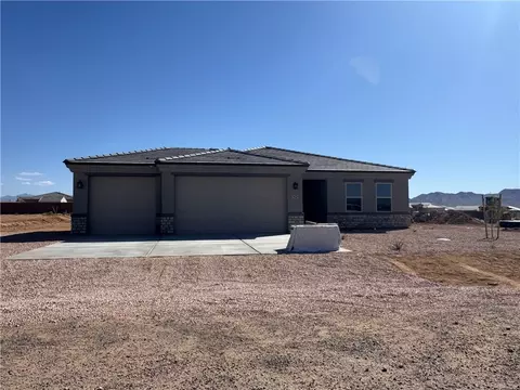 7424 E Sawmill Dr, Kingman, AZ 86401