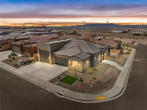 951 Athens Ct, Bullhead City, AZ 86429