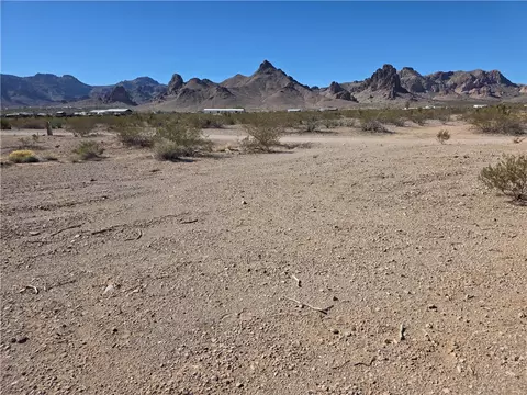 2628 S Chiricahua Rd, Golden Valley, AZ 86413