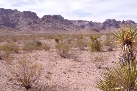 3917 S Chiricahua Rd, Golden Valley, AZ 86413