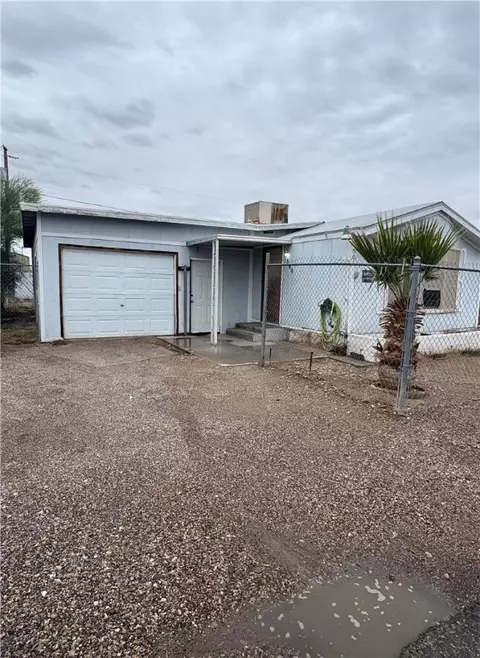 561 Harbor Dr, Bullhead City, AZ 86442