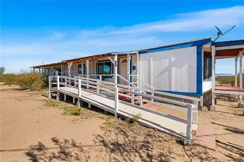 628 S Stewart Mountain Rd, Golden Valley, AZ 86413