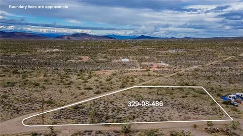 001 W Cajon Dr, White Hills, AZ 86445