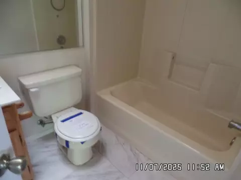 Bath - 2195 E Suffock Ave, Kingman, AZ 86409 photo 1 of 5