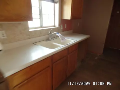 Kitchen - 2195 E Suffock Ave, Kingman, AZ 86409 photo 1 of 3