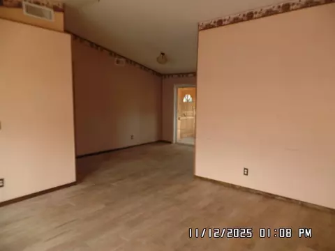 Living - 2195 E Suffock Ave, Kingman, AZ 86409 photo 3 of 5