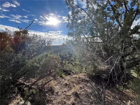 661 Edge Ridge Rd #661, Seligman, AZ 86337