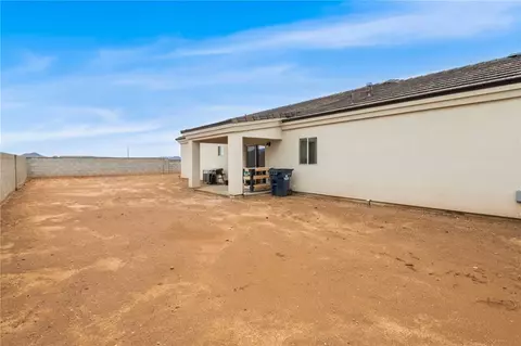 Exterior - 3283 E Farm Crest Ave, Kingman, AZ 86409 photo 3 of 8
