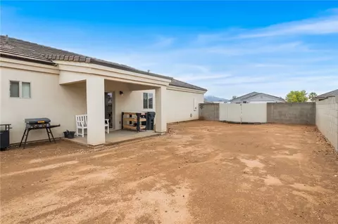 Exterior - 3283 E Farm Crest Ave, Kingman, AZ 86409 photo 2 of 8