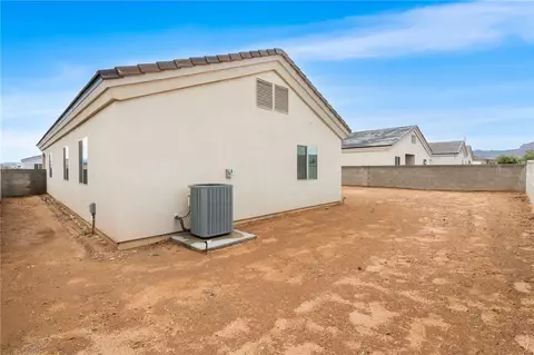 Exterior - 3283 E Farm Crest Ave, Kingman, AZ 86409 photo 5 of 8