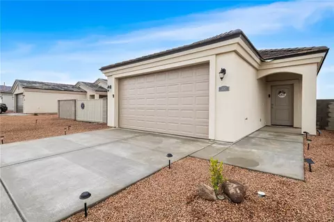 Exterior - 3283 E Farm Crest Ave, Kingman, AZ 86409 photo 8 of 8