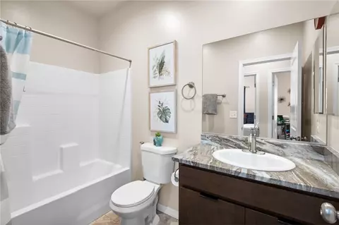 Bath - 3283 E Farm Crest Ave, Kingman, AZ 86409 photo 1 of 2