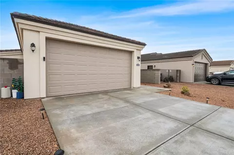Exterior - 3283 E Farm Crest Ave, Kingman, AZ 86409 photo 7 of 8