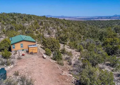 31900 W Bad Dog Rd, Seligman, AZ 86337